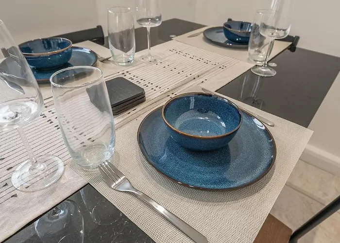 Vakantiehuis Spacious 5 Bed Close To Elland Road, First Direct Arena & Headingley Stadium