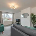 Ferienhaus Spacious 5 Bed Close To Elland Road, First Direct Arena & Headingley Stadium Leeds (West Yorkshire)
