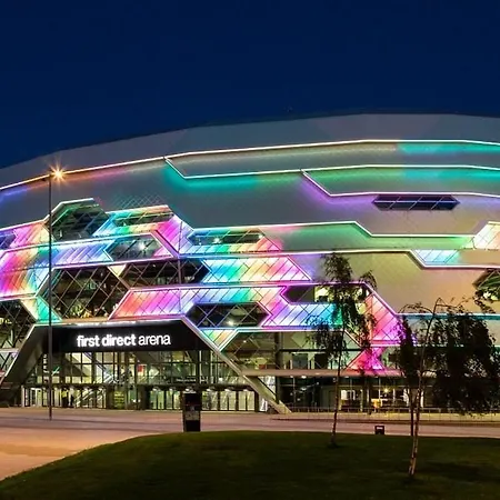 Spacious 5 Bed Close To Elland Road, First Direct Arena & Headingley Stadium *